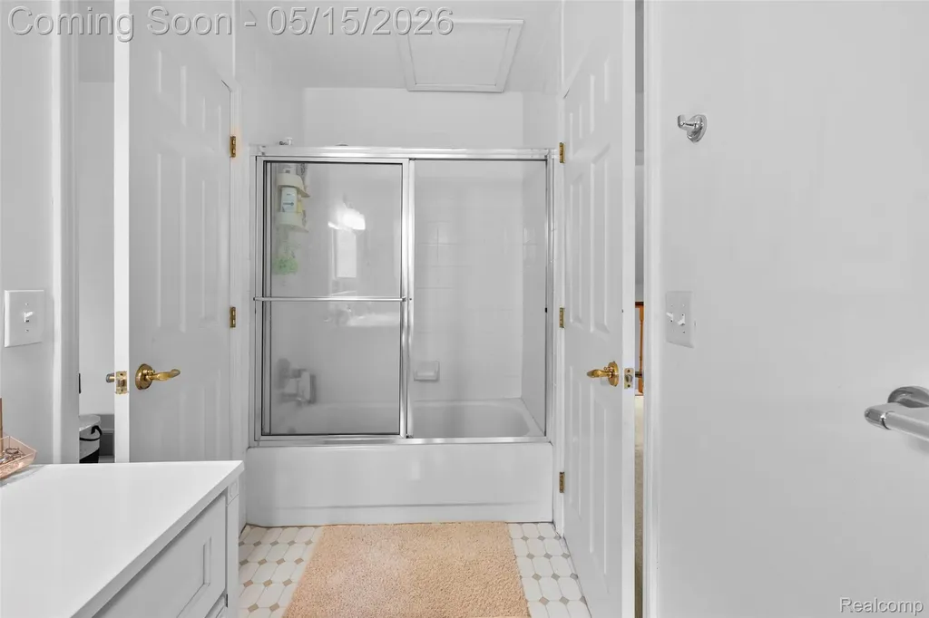 1101 Cripple Creek Lane Rochester Hills City MI 48306