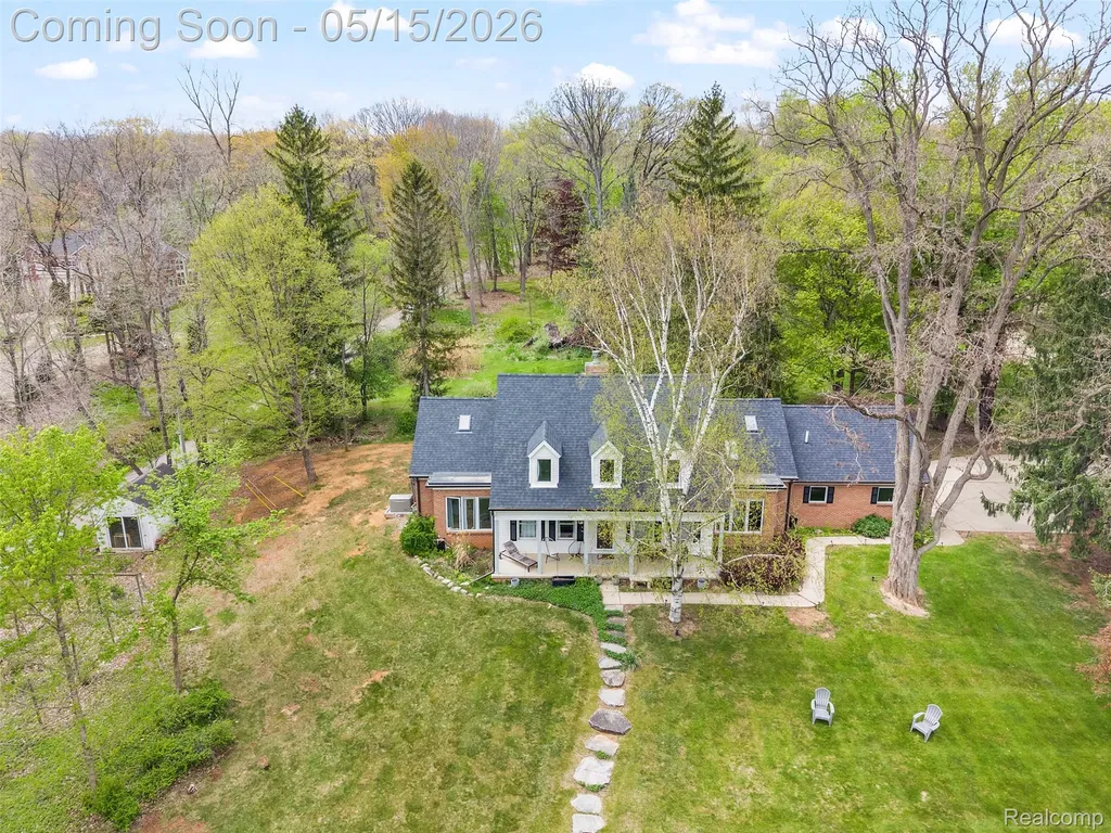 1101 Cripple Creek Lane Rochester Hills City MI 48306