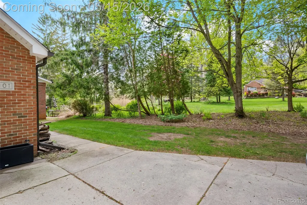 1101 Cripple Creek Lane Rochester Hills City MI 48306