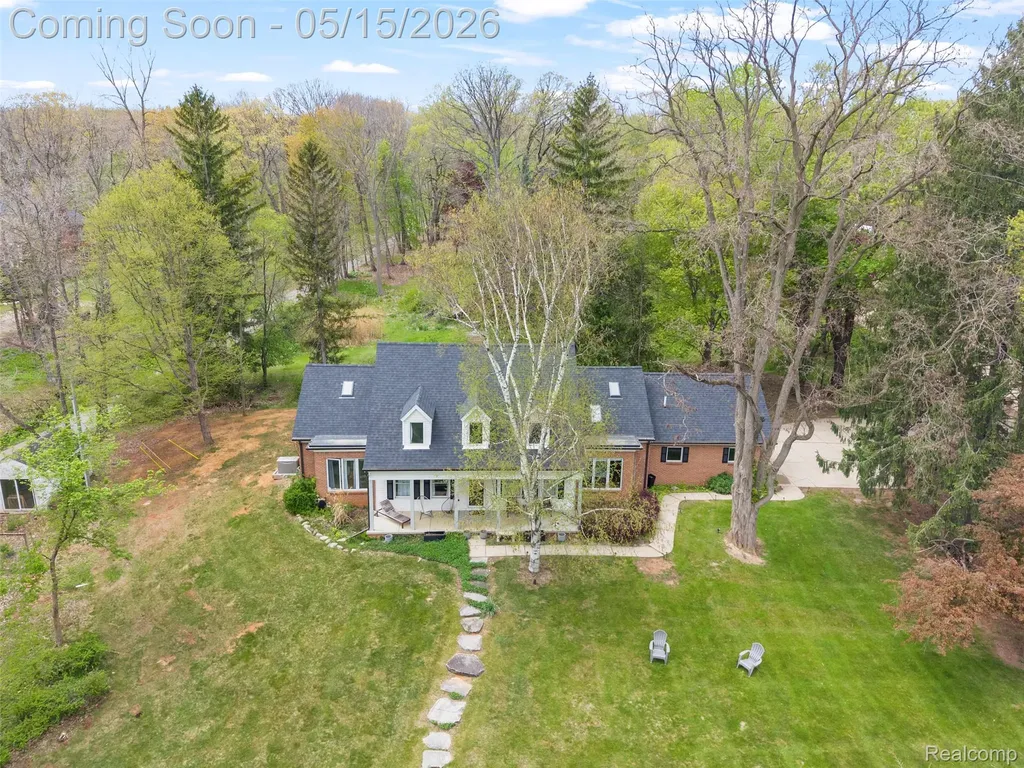 1101 Cripple Creek Lane Rochester Hills City MI 48306