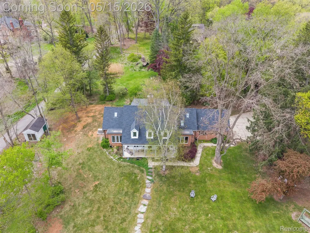 1101 Cripple Creek Lane Rochester Hills City MI 48306