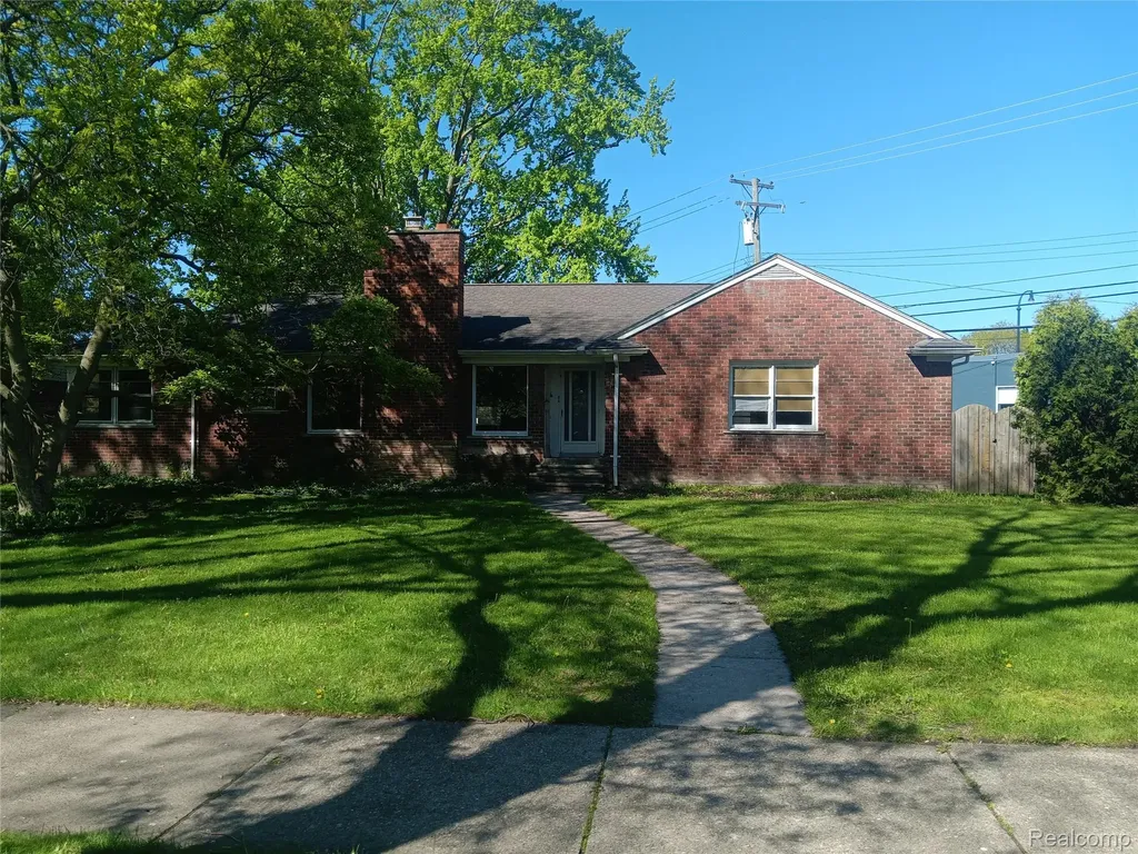967 Washington Road Grosse Pointe City MI 48230