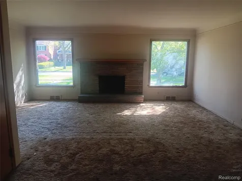 967 Washington Road Grosse Pointe City MI 48230