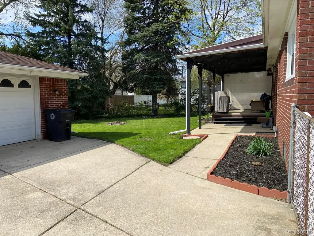 17812 Quarry Road Riverview City MI 48193