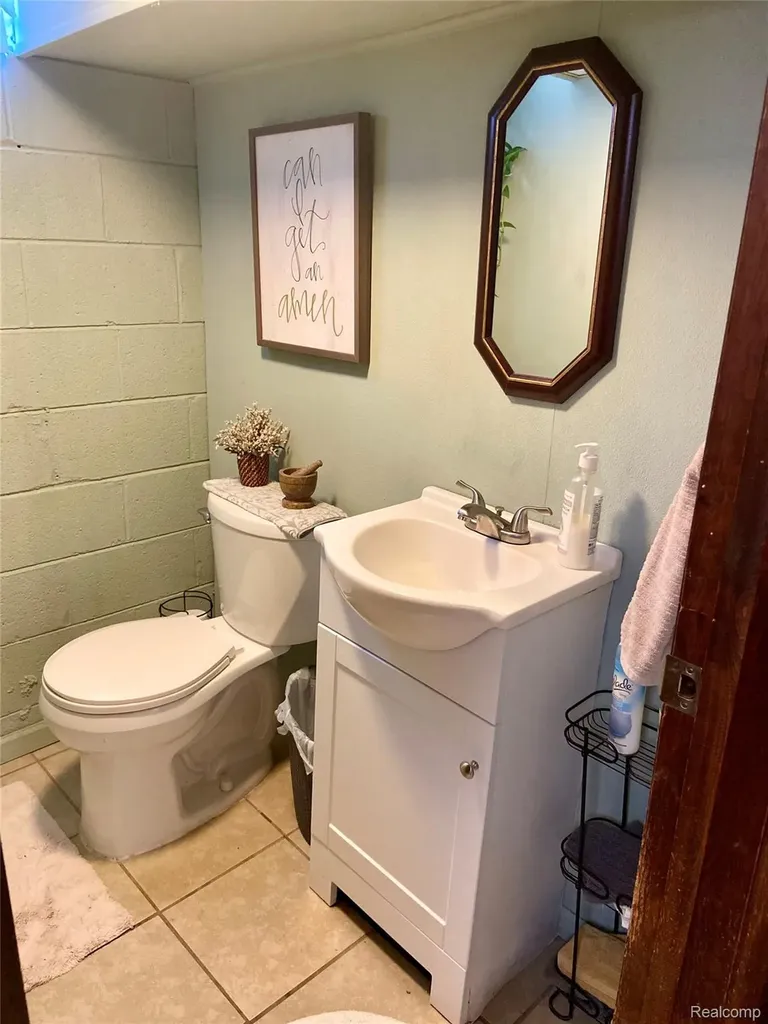 17812 Quarry Road Riverview City MI 48193
