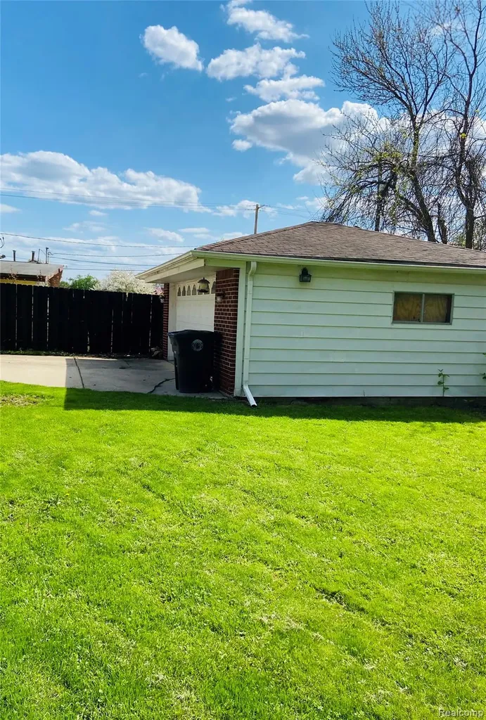 17812 Quarry Road Riverview City MI 48193