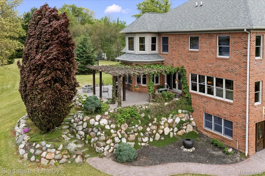 6831 Price Lake Road N Leoni Township MI 49201