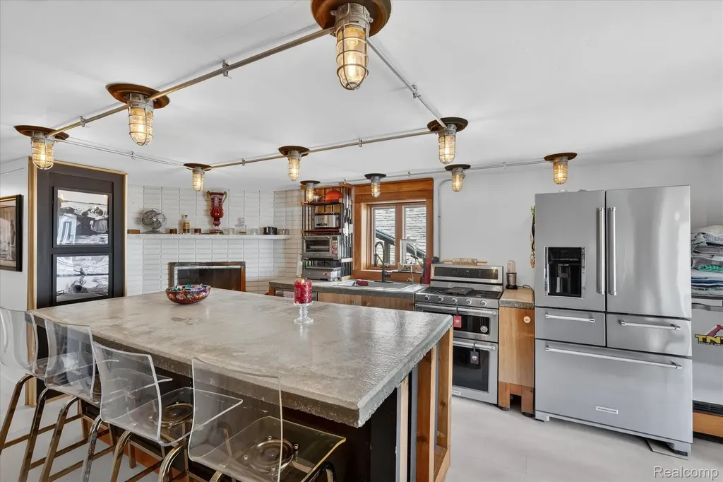 12078 Mantawauka Drive Fenton Charter Township MI 48430
