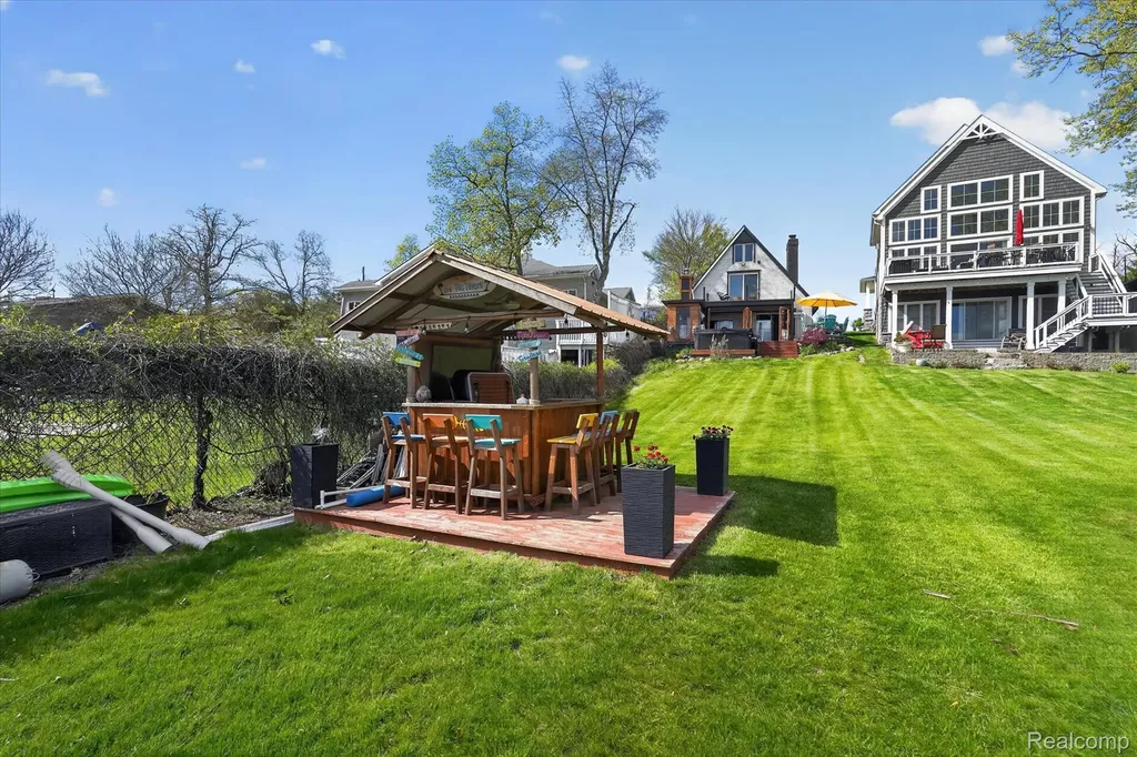 12078 Mantawauka Drive Fenton Charter Township MI 48430