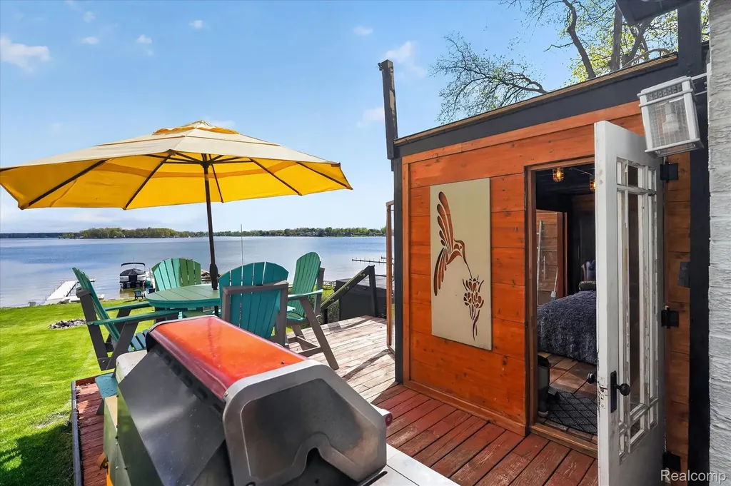 12078 Mantawauka Drive Fenton Charter Township MI 48430