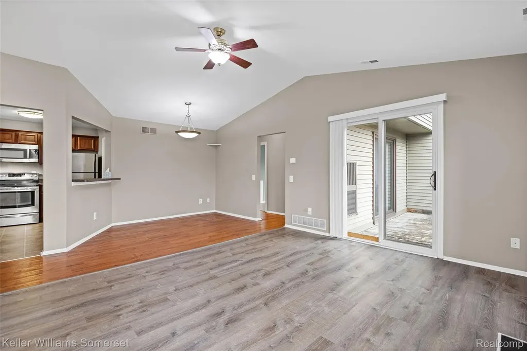 20745 Indian Creek Drive Farmington Hills City MI 48335
