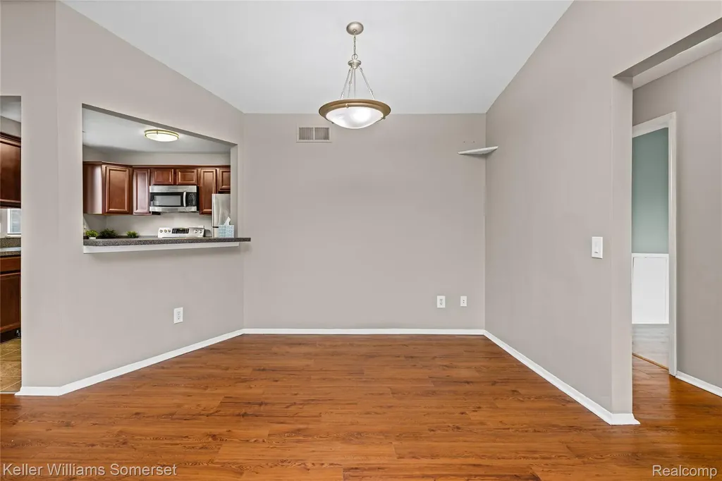 20745 Indian Creek Drive Farmington Hills City MI 48335