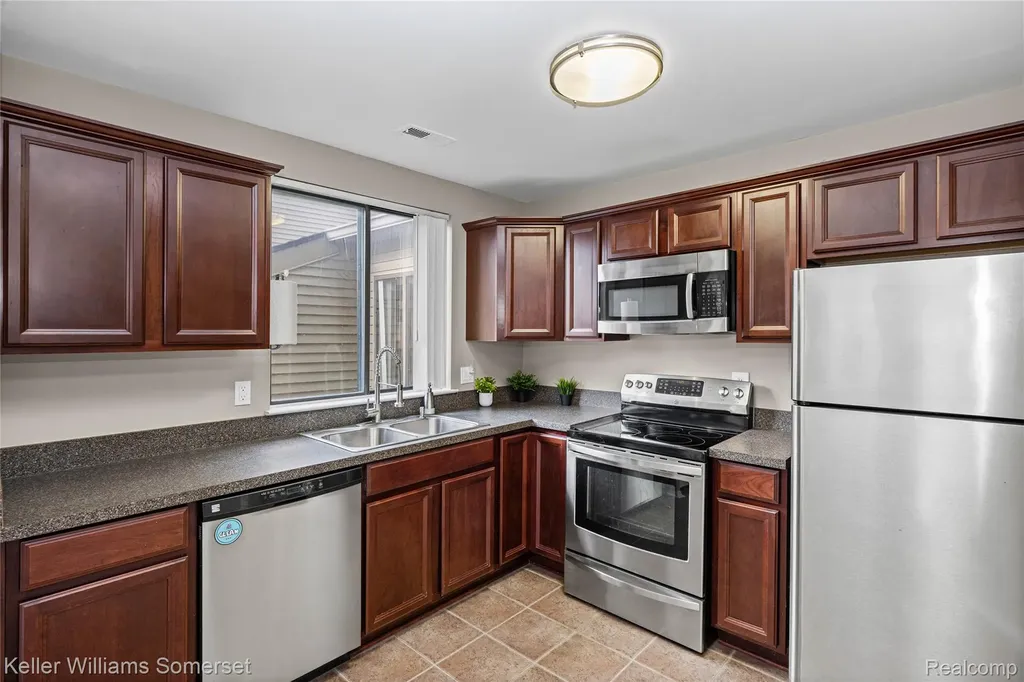 20745 Indian Creek Drive Farmington Hills City MI 48335