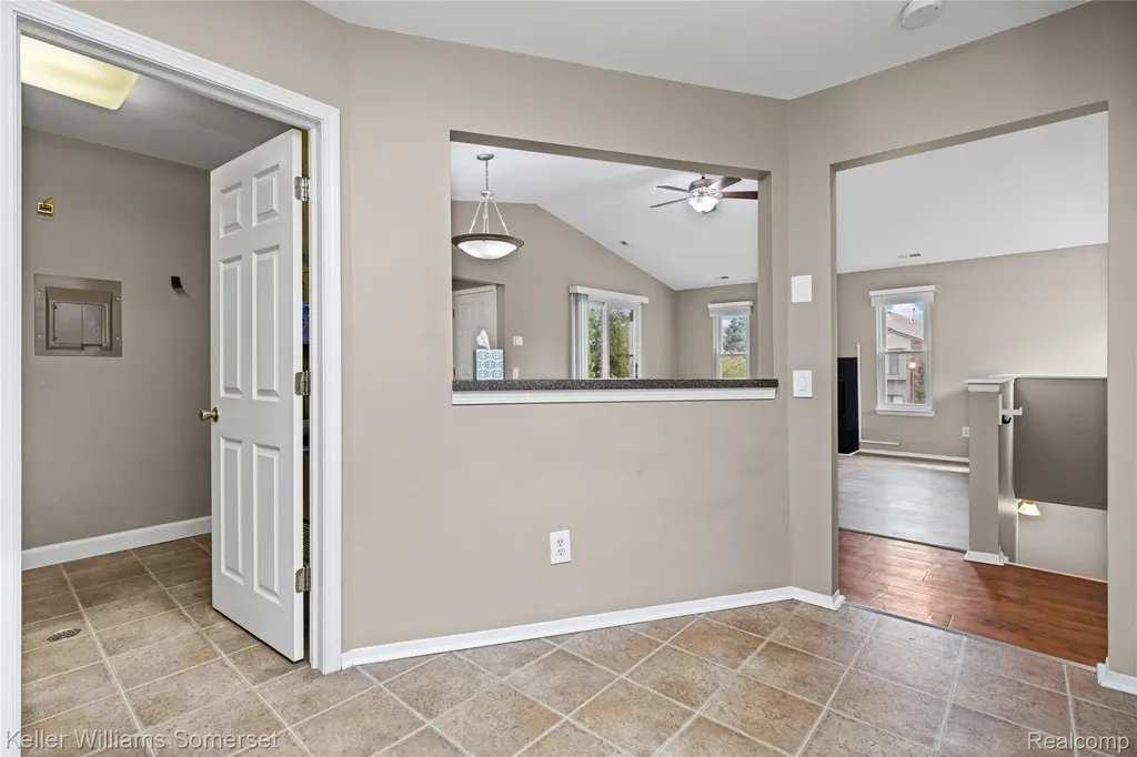 20745 Indian Creek Drive Farmington Hills City MI 48335