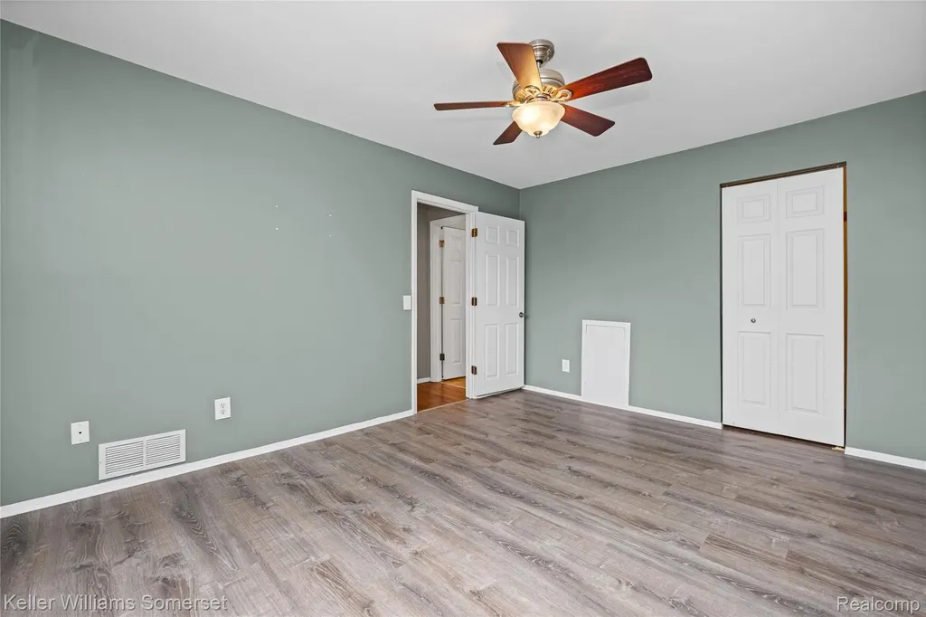 20745 Indian Creek Drive Farmington Hills City MI 48335