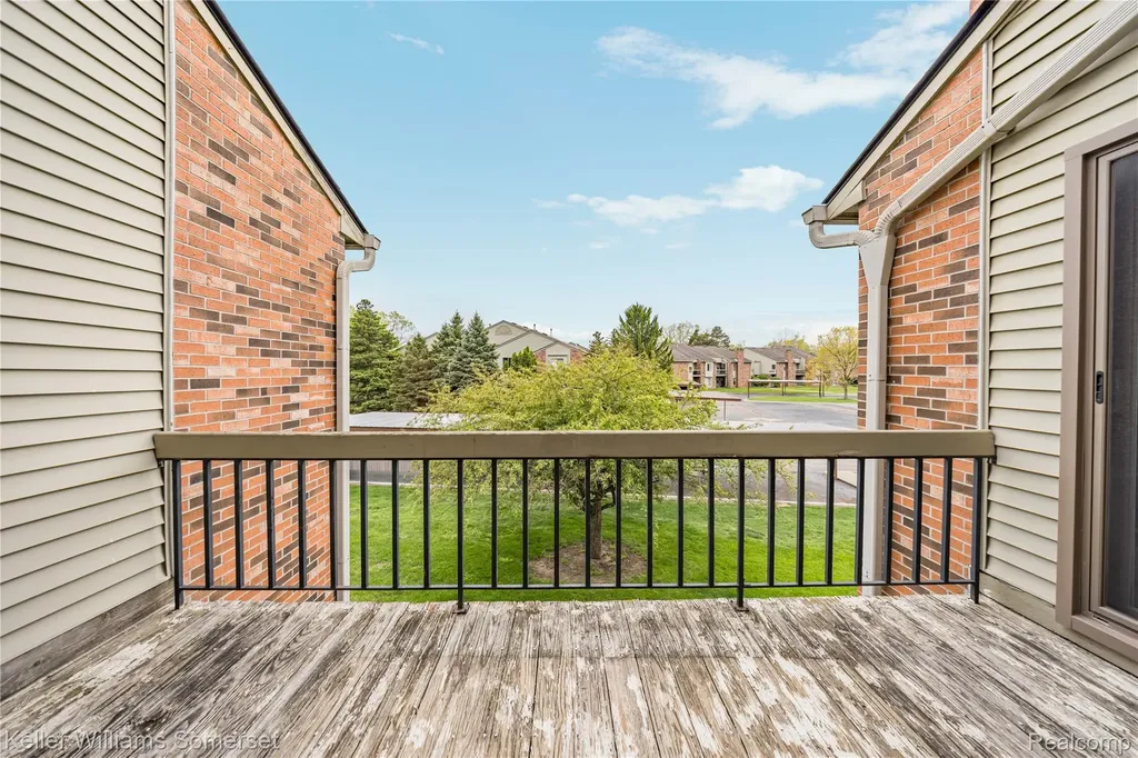 20745 Indian Creek Drive Farmington Hills City MI 48335