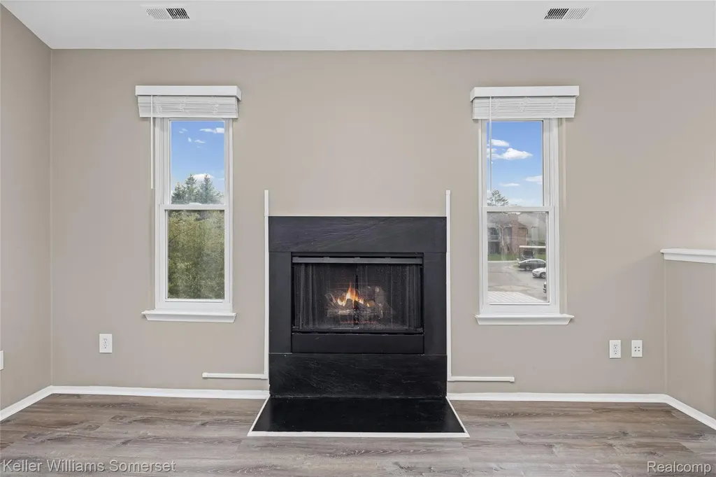 20745 Indian Creek Drive Farmington Hills City MI 48335