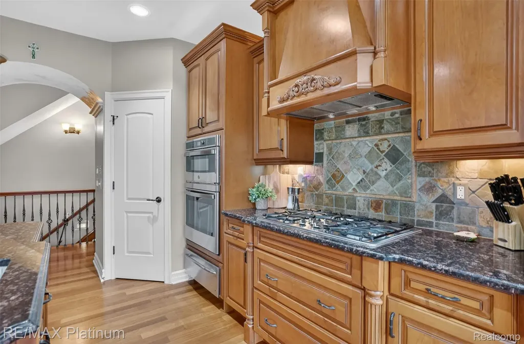 10709 Stoney Point Drive Green Oak Township MI 48178