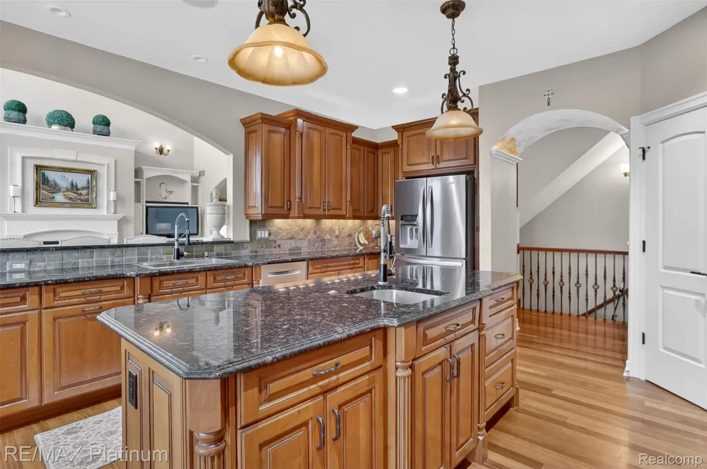 10709 Stoney Point Drive Green Oak Township MI 48178
