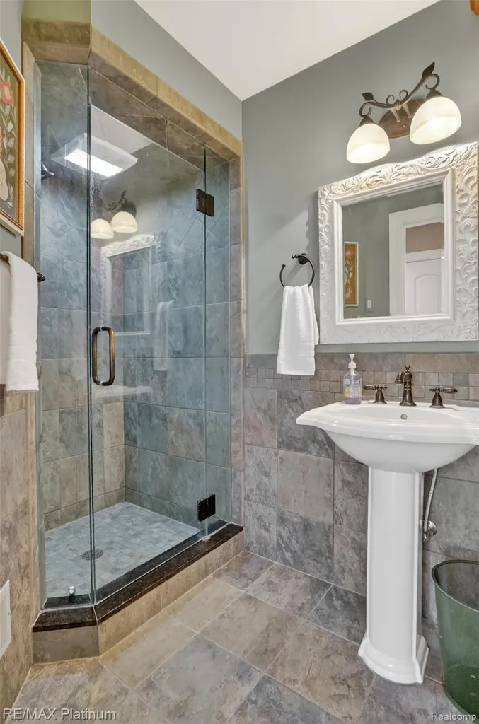 10709 Stoney Point Drive Green Oak Township MI 48178