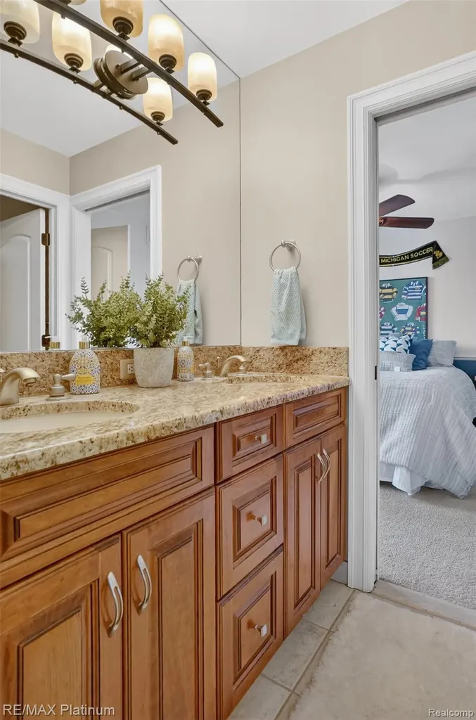 10709 Stoney Point Drive Green Oak Township MI 48178