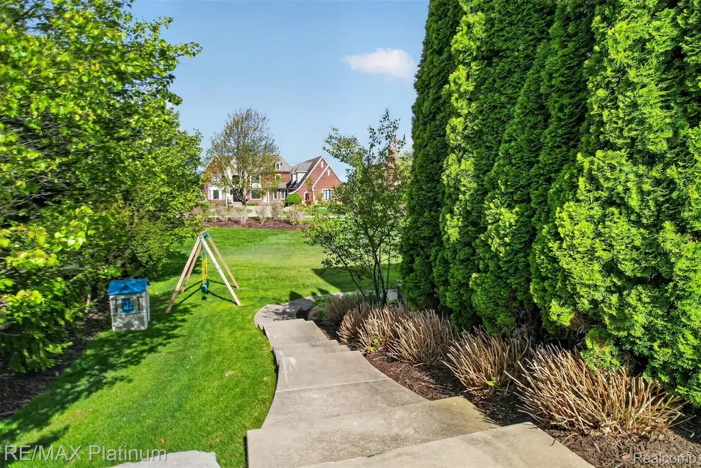 10709 Stoney Point Drive Green Oak Township MI 48178