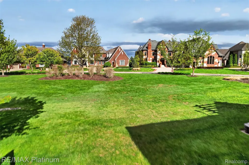 10709 Stoney Point Drive Green Oak Township MI 48178