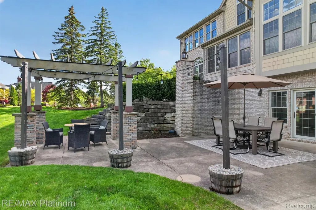 10709 Stoney Point Drive Green Oak Township MI 48178