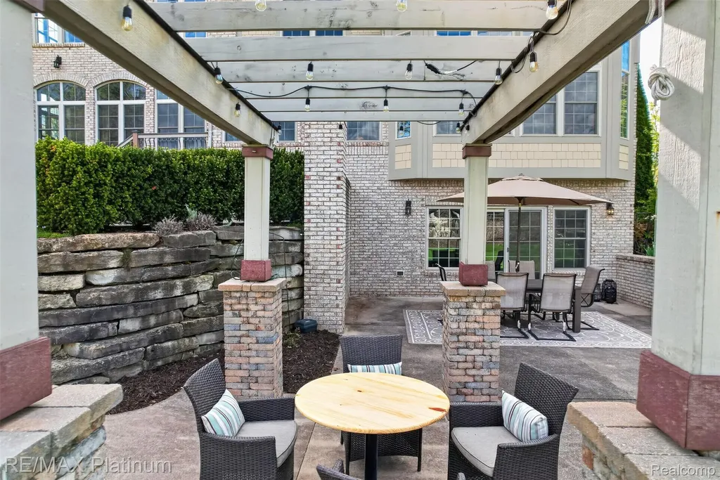 10709 Stoney Point Drive Green Oak Township MI 48178
