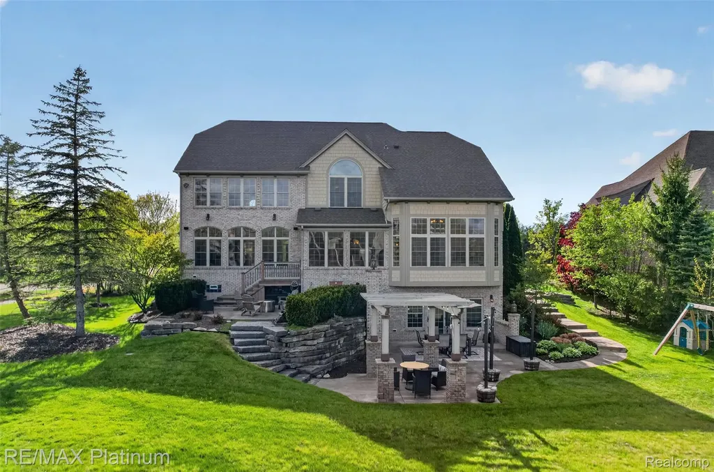 10709 Stoney Point Drive Green Oak Township MI 48178