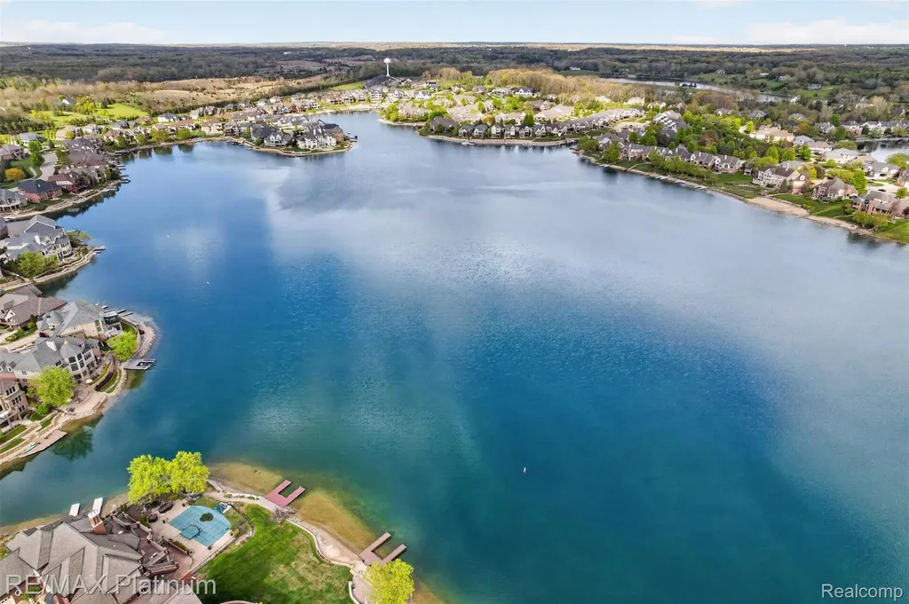 10709 Stoney Point Drive Green Oak Township MI 48178