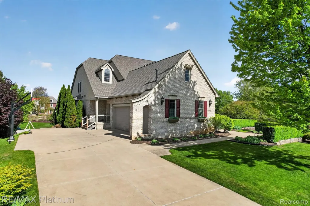 10709 Stoney Point Drive Green Oak Township MI 48178