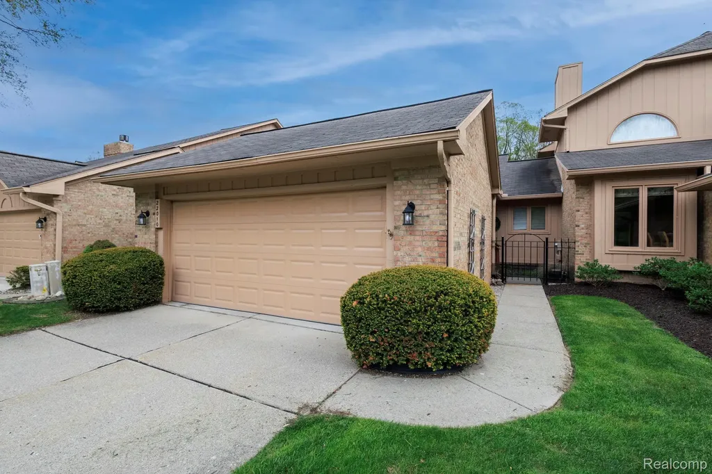 22010 River Ridge Trail Farmington Hills City MI 48335