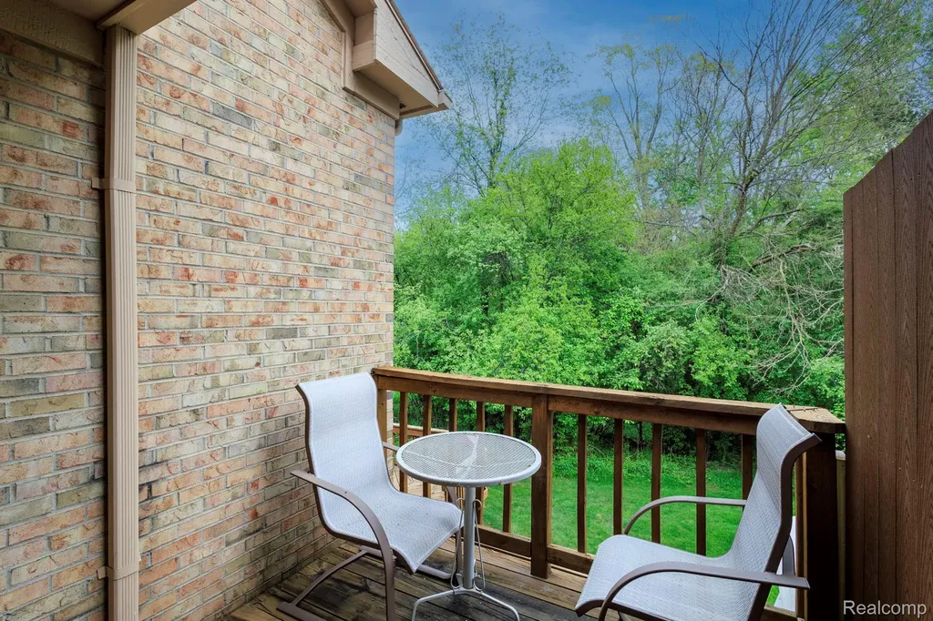 22010 River Ridge Trail Farmington Hills City MI 48335