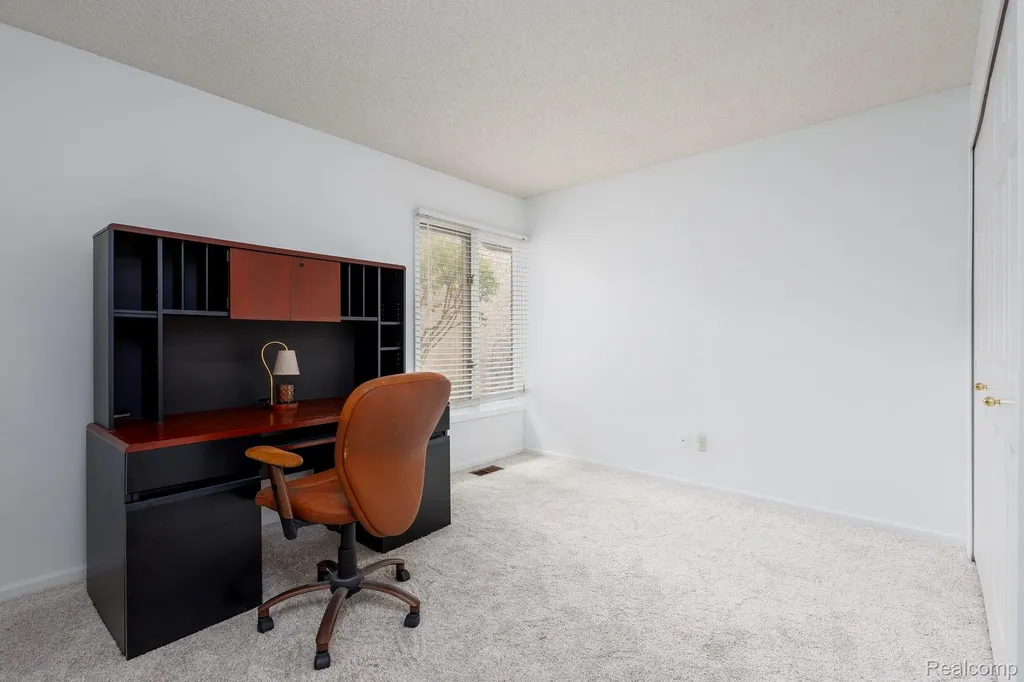 22010 River Ridge Trail Farmington Hills City MI 48335