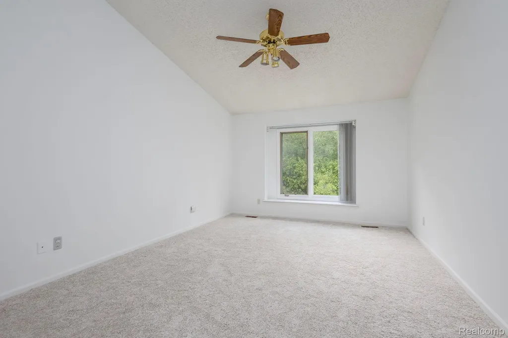 22010 River Ridge Trail Farmington Hills City MI 48335