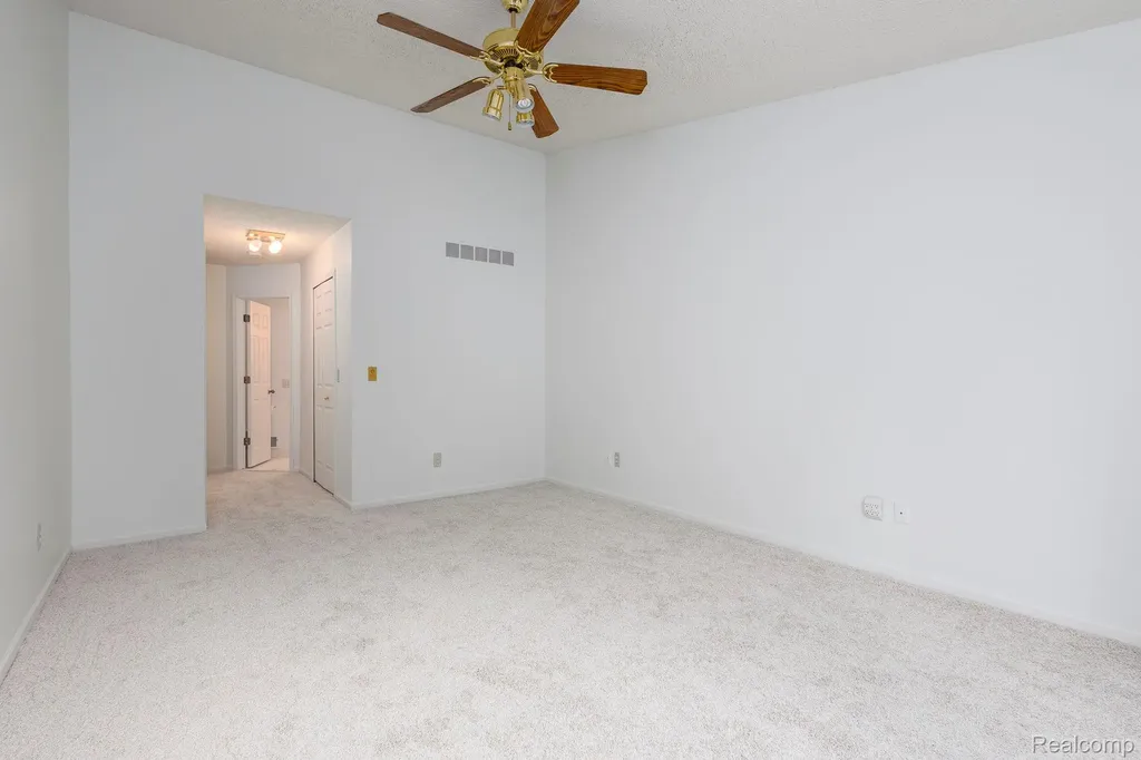 22010 River Ridge Trail Farmington Hills City MI 48335