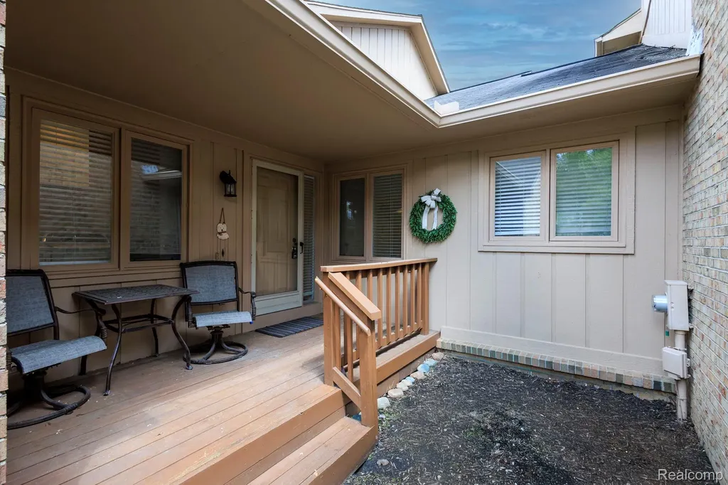 22010 River Ridge Trail Farmington Hills City MI 48335