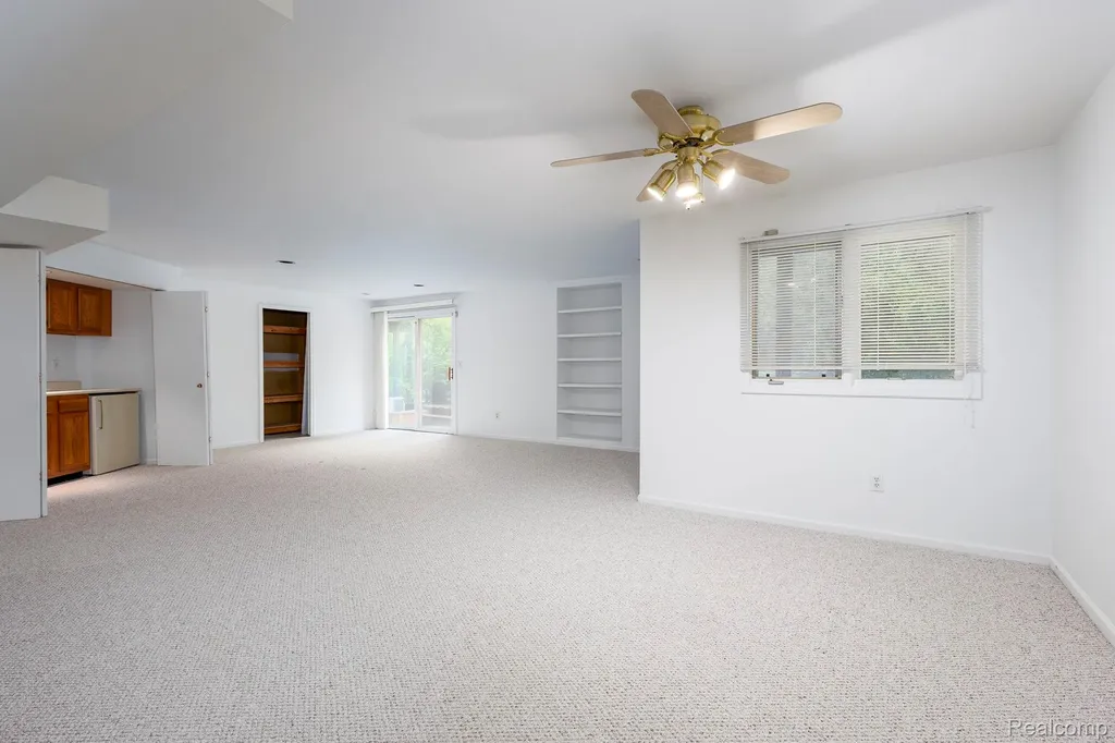 22010 River Ridge Trail Farmington Hills City MI 48335