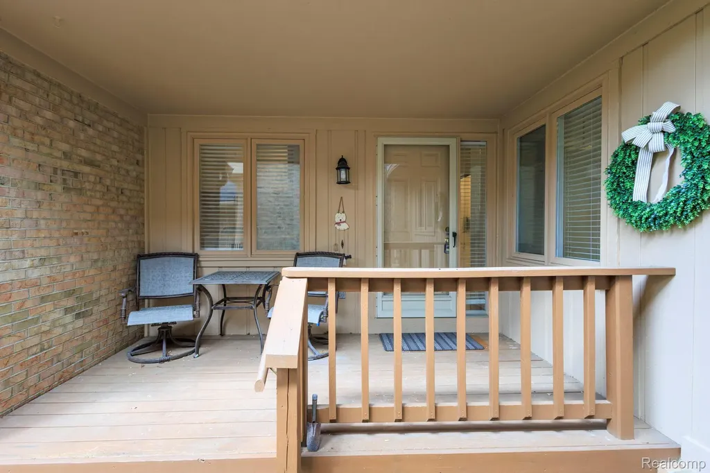 22010 River Ridge Trail Farmington Hills City MI 48335