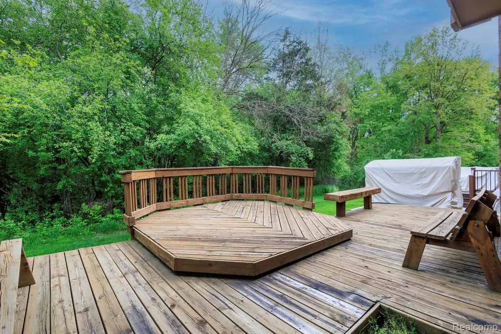 22010 River Ridge Trail Farmington Hills City MI 48335