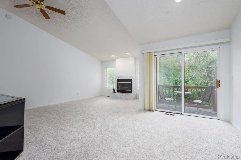22010 River Ridge Trail Farmington Hills City MI 48335
