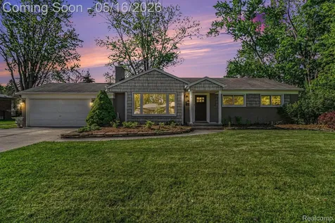 16965 Reedmere Avenue Beverly Hills Village MI 48025