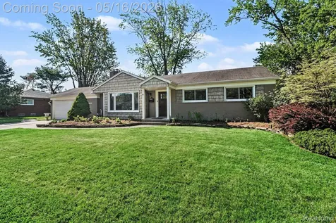 16965 Reedmere Avenue Beverly Hills Village MI 48025