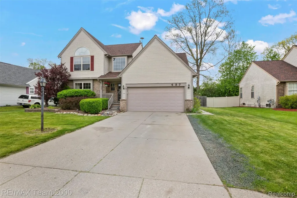 437 Light Tower Court Belleville City MI 48111