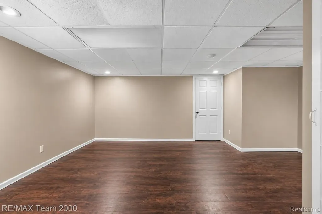 437 Light Tower Court Belleville City MI 48111