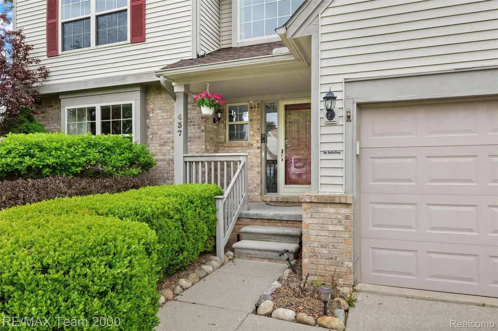 437 Light Tower Court Belleville City MI 48111