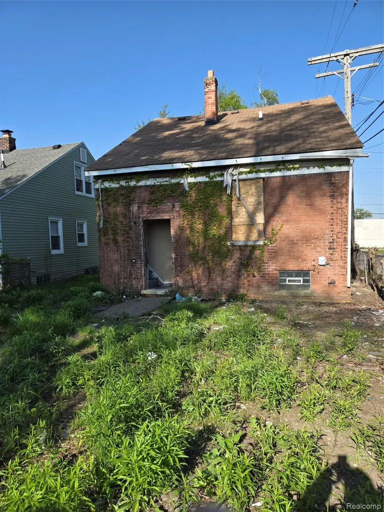 18988 Goulburn Street Detroit City MI 48205