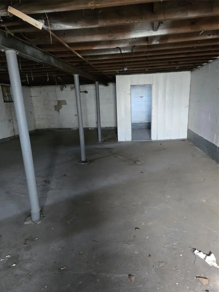 18988 Goulburn Street Detroit City MI 48205