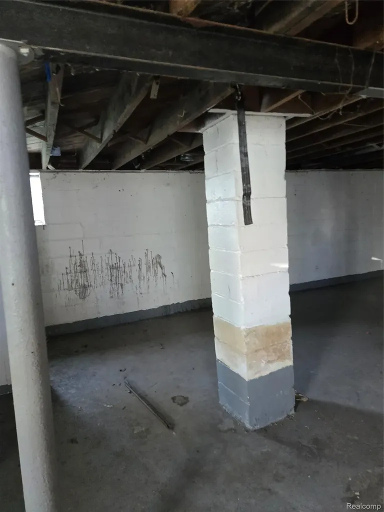 18988 Goulburn Street Detroit City MI 48205